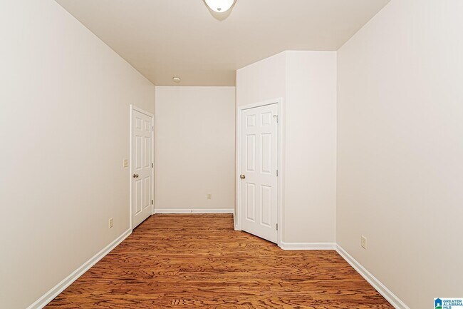 Building Photo - 1128 Avalon Dr