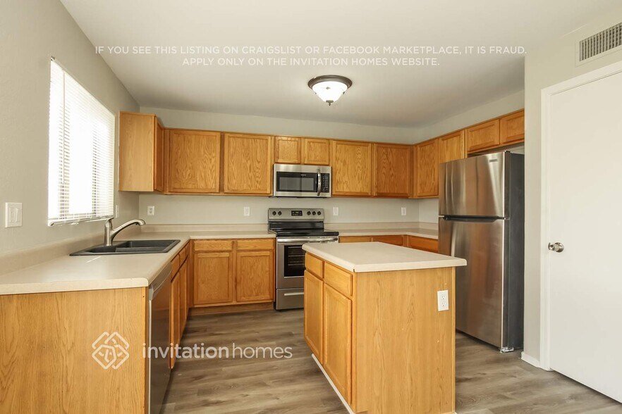 Building Photo - 15927 W Tasha Dr