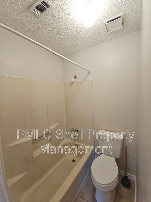 Building Photo - 3535 Southwind Dr