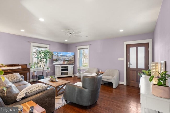 Building Photo - 1804 S Oakland St