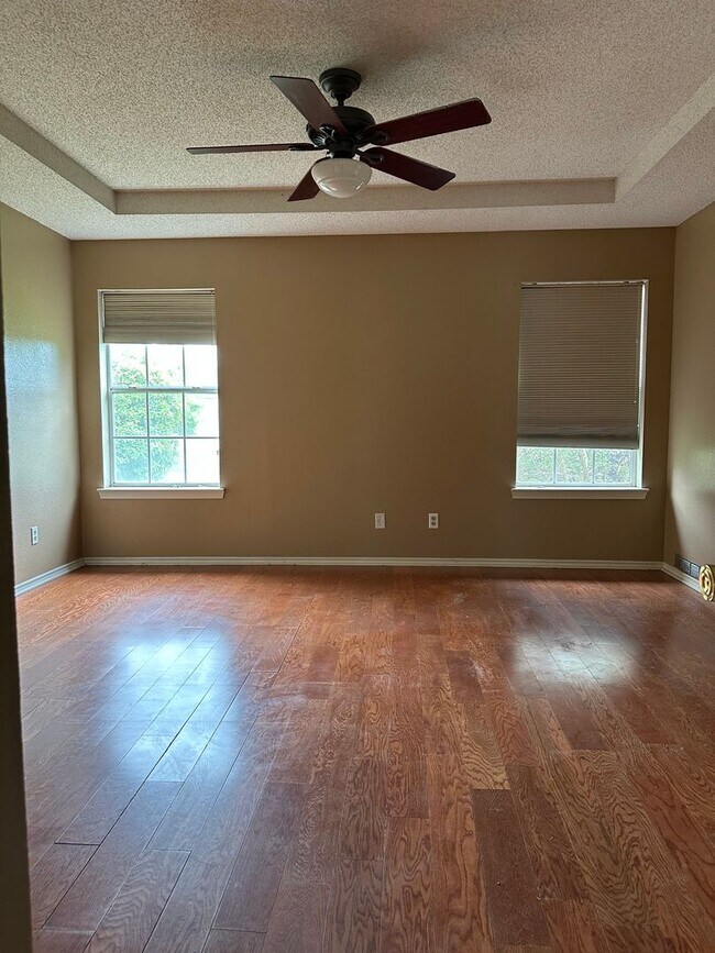 Building Photo - 3601 Warbler Ave