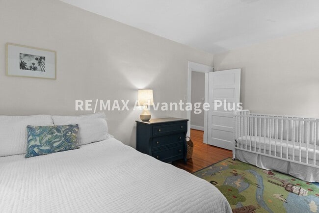 Building Photo - Spacious home located in The Avenues