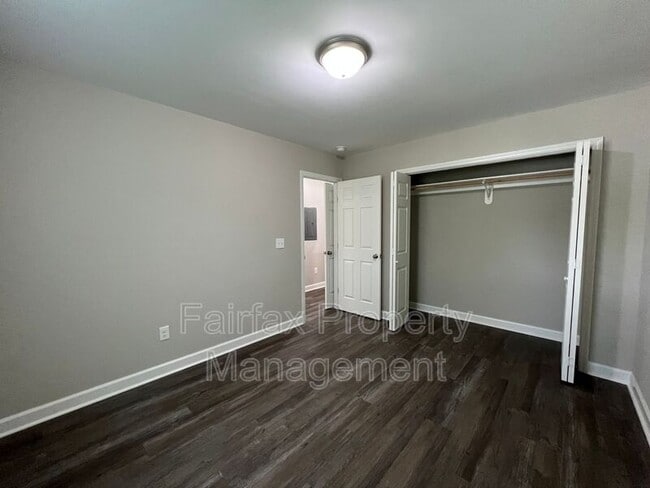 Building Photo - 223 N Briggs Ave