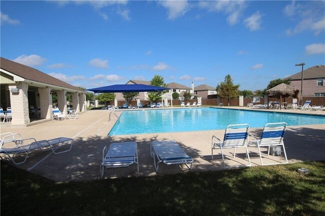 Building Photo - 207 Sunny Brook Dr
