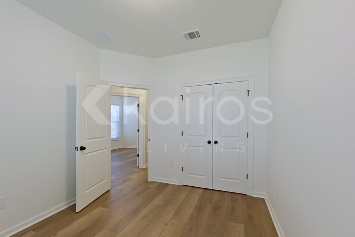 Building Photo - 110 Hendrix Rd