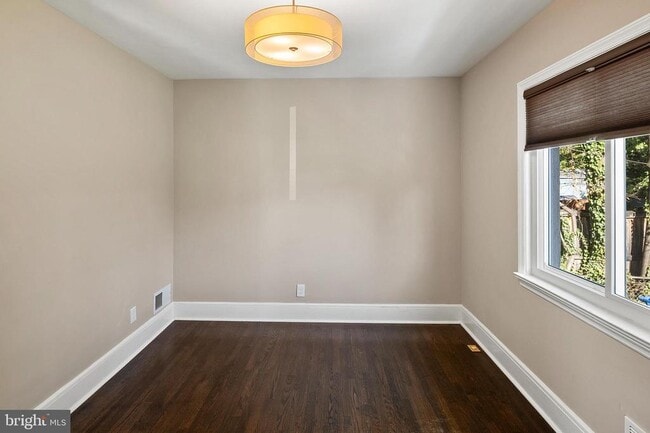 Building Photo - 4621 Greenhill Ave