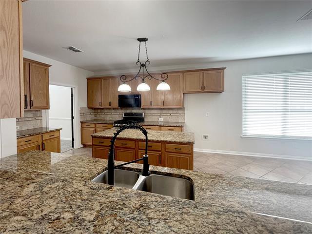 Building Photo - 7850 Greenvalley Ln