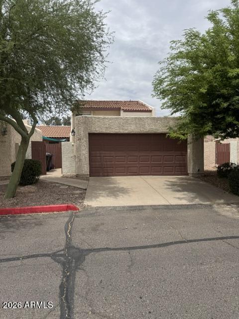 Building Photo - 1818 S River Dr