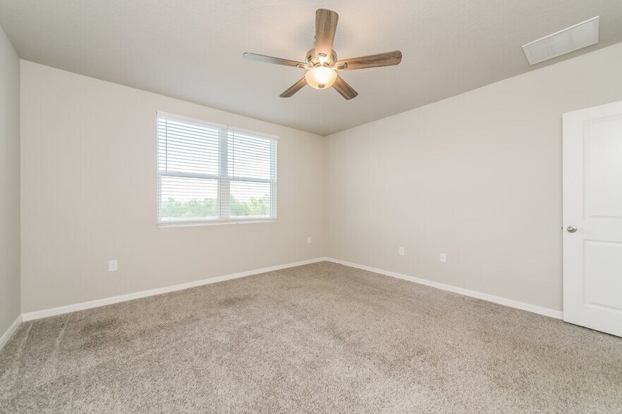 Building Photo - 1142 Oak Vly Dr
