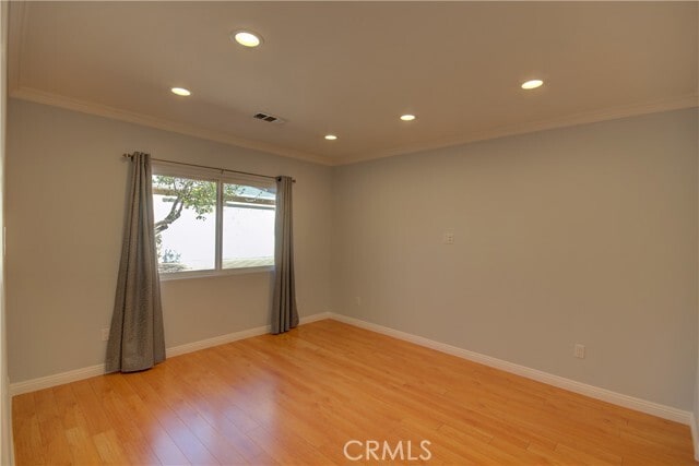 Building Photo - 1367 E Windsor Rd