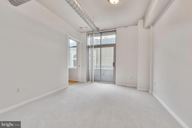 Building Photo - 811 4th St NW
