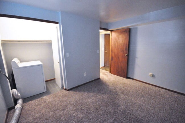 Building Photo - 191 Chittenden Ave