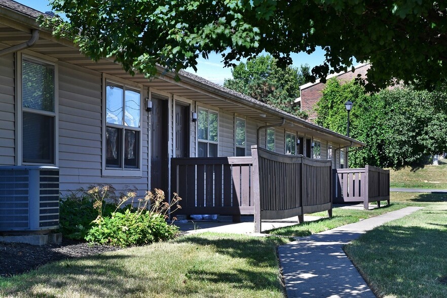 Building Photo - Creekbend Apartments