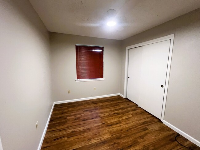 Building Photo - Newly Updated 4 Bedroom House for Rent, ne...