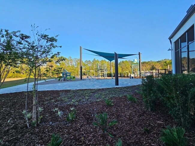 Building Photo - 2667 Swooping Sparrow Dr