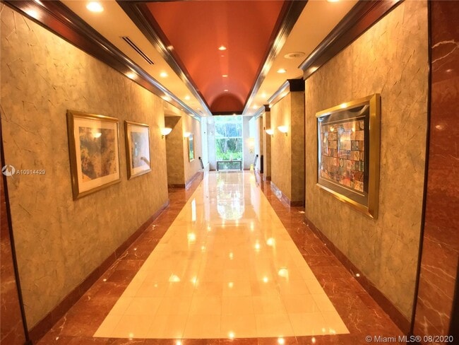 Building Photo - 16400 Collins Ave