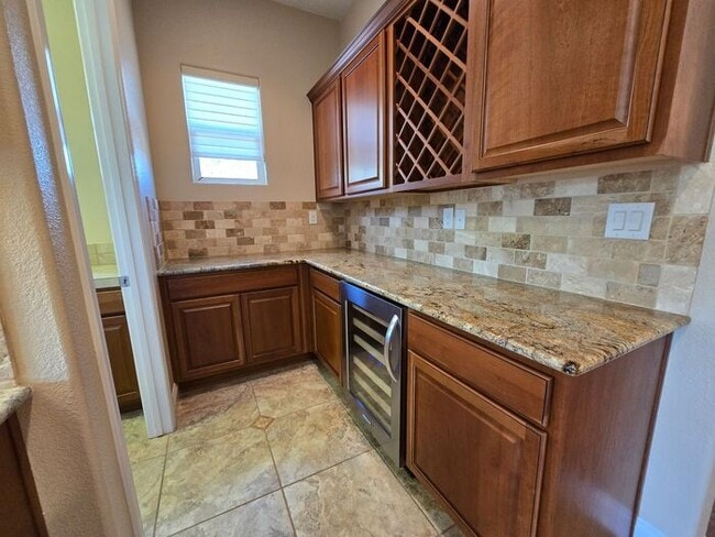 Building Photo - Beautiful Single-Story Home with Upgraded Kitchen & Spacious Backyard in Gated Community