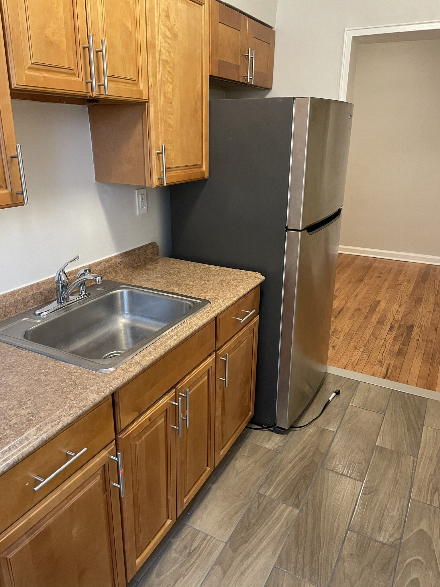 kitchen - 868 Bellevue St SE
