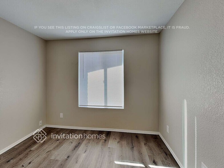 Building Photo - 1624 W Behrend Dr