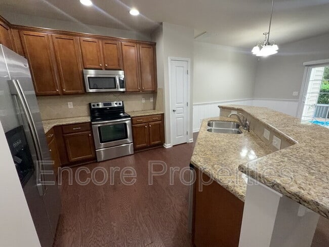 Building Photo - 1200 Grace Point Rd