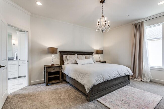 Building Photo - 3515 Normandy Ave