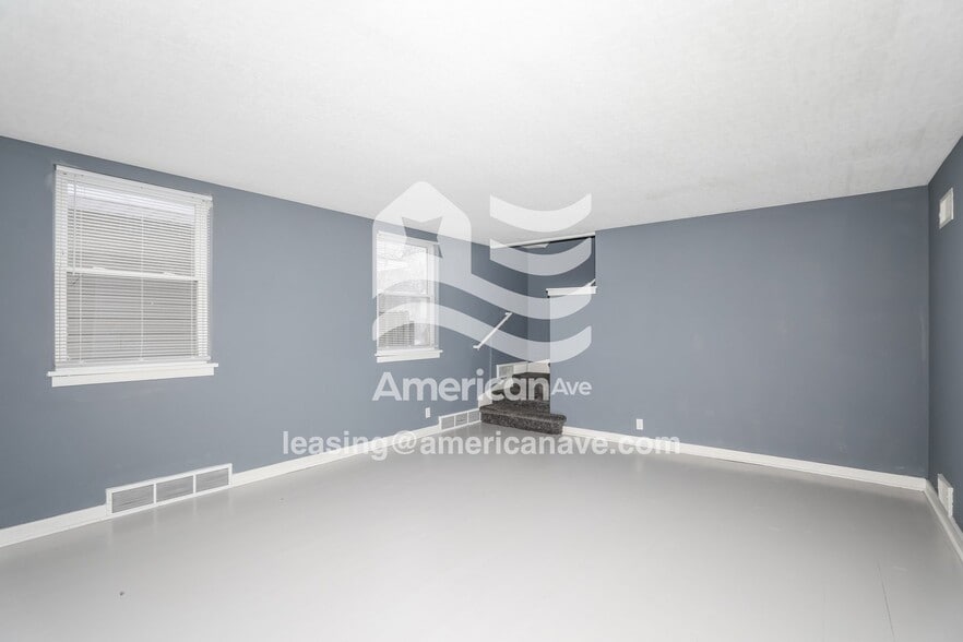 Building Photo - 1223 Portage Ave