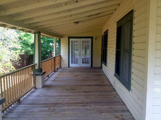 Building Photo - Beautiful Historic Dade City 4BR/3BA Home ...
