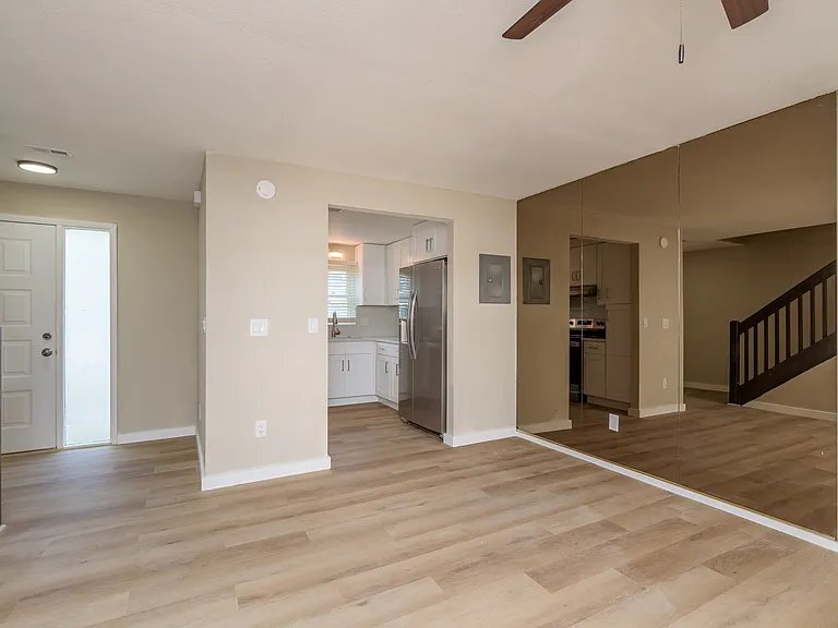 Building Photo - 2890 S Pines Dr
