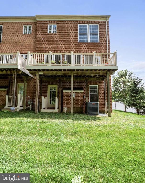 Building Photo - 1600 Regent Manor Ct