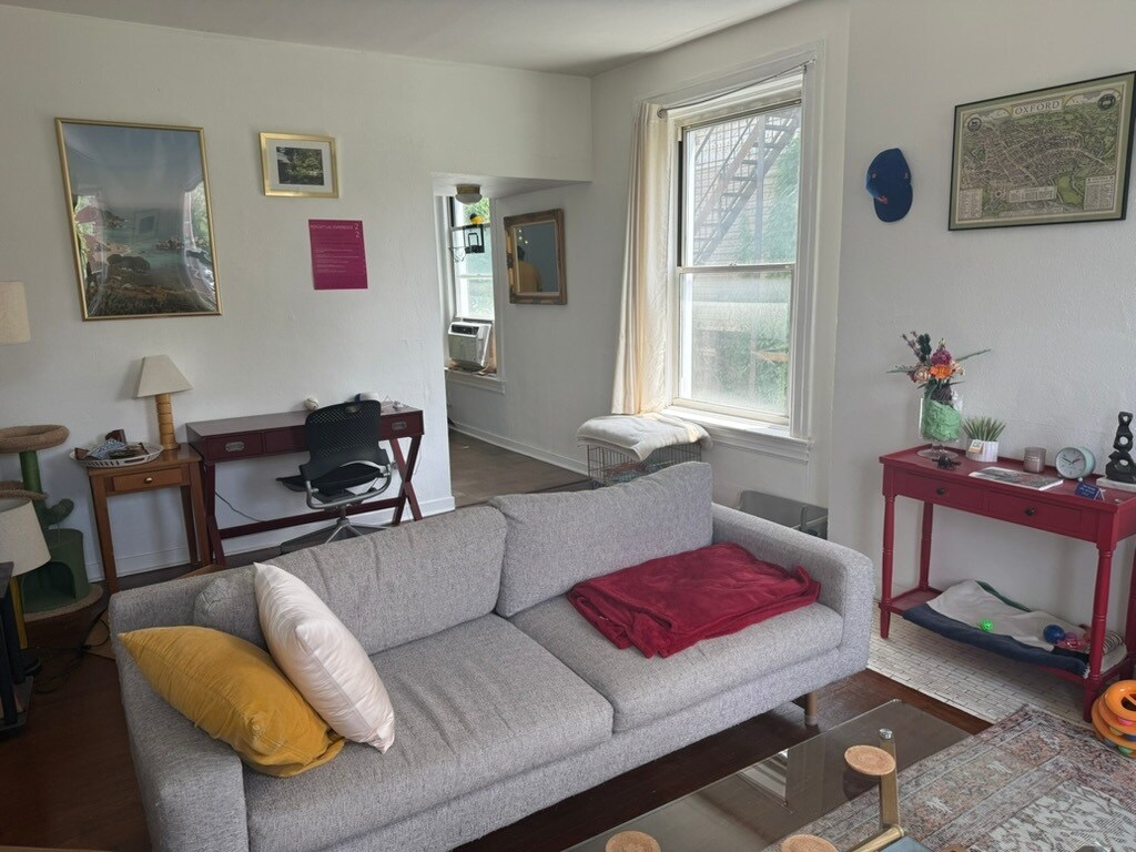 living room - 1545 Denniston St
