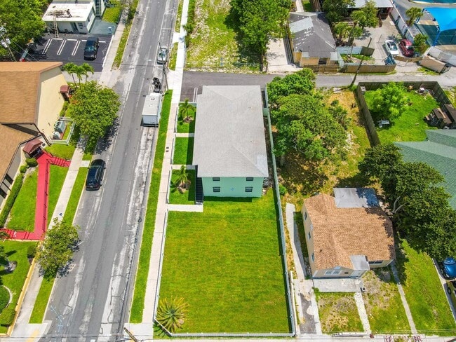 Building Photo - 1319 Douglass Ave