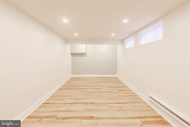 Building Photo - 3405 Carpenter St SE