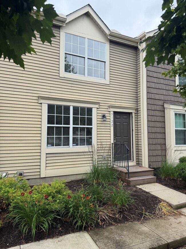Building Photo - 5122 Singleton Dr