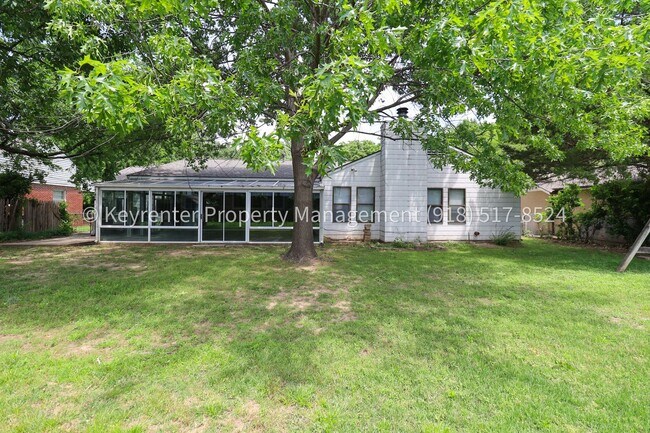 Building Photo - 1426 E 32nd Pl