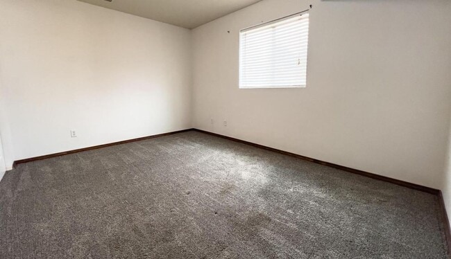 Building Photo - 4 Bedroom in Cheney