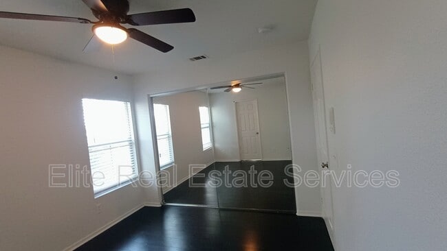 Building Photo - 1866 Via Capri St