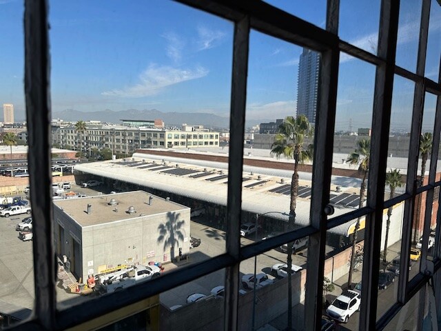 Building Photo - 1308 Factory Pl