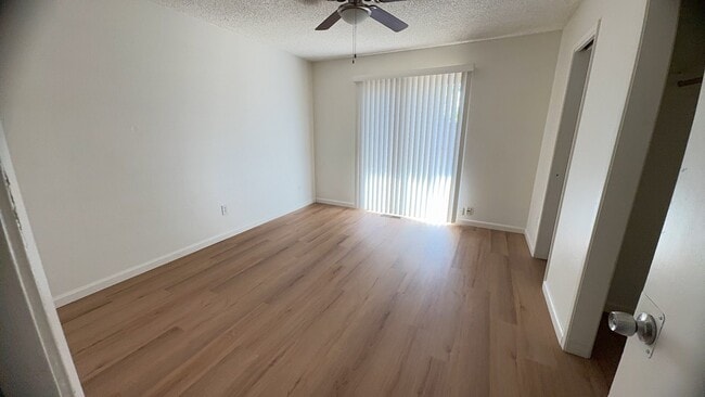 Building Photo - 3 Bedroom/2 Bath House Close to Shopping