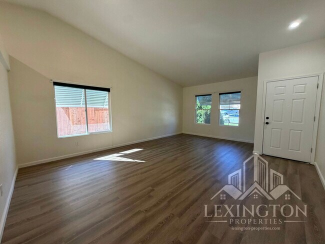 Building Photo - Pristine, single-story, 3bd/2ba, Home in Cameron Park!