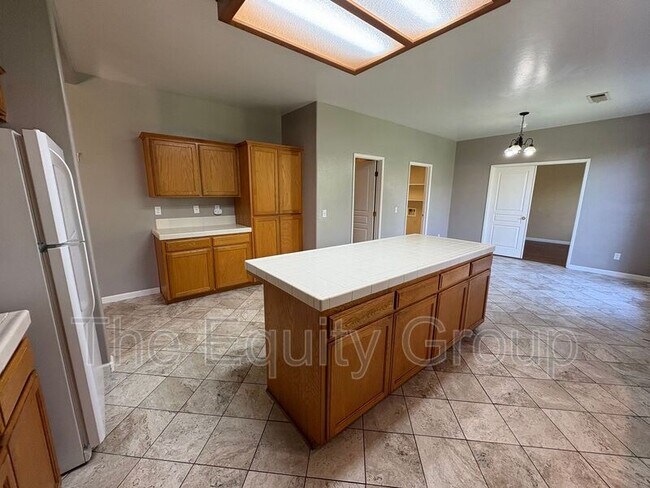 Building Photo - 312 W Reese Ave