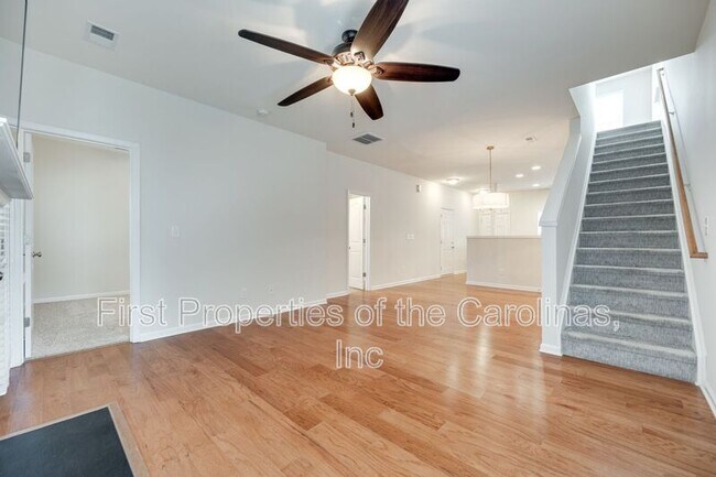 Building Photo - 1430 Harpers Inlet Dr