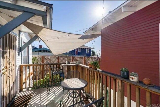 Building Photo - 517 24th St