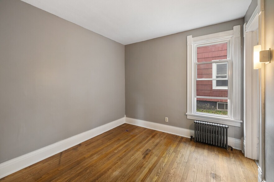 Building Photo - 115 E Yates St