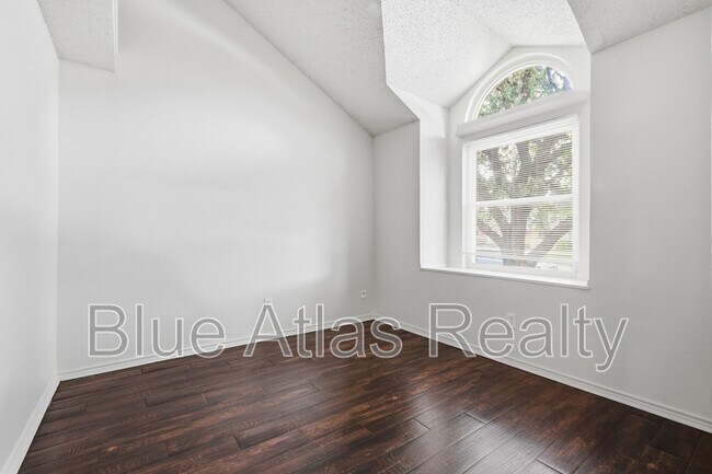 Building Photo - 1612 Hunterwood Dr