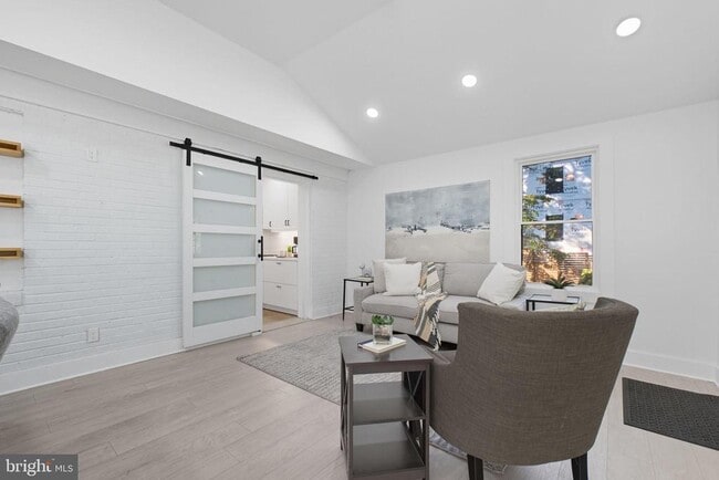 Building Photo - 2539 Gallows Rd