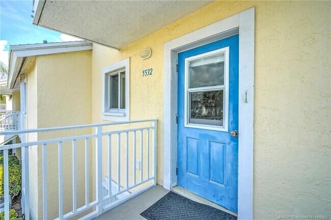 Building Photo - 5532 NE Gulfstream Way