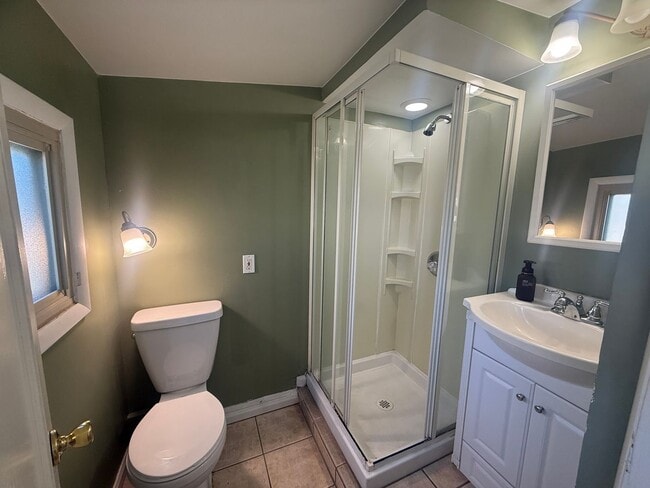 Building Photo - $0 DEPOSIT OPTION! CHARMING EDGEWATER 3 BED/2BATH HOME 3 BLOCKS FROM SLOAN'S LAKE