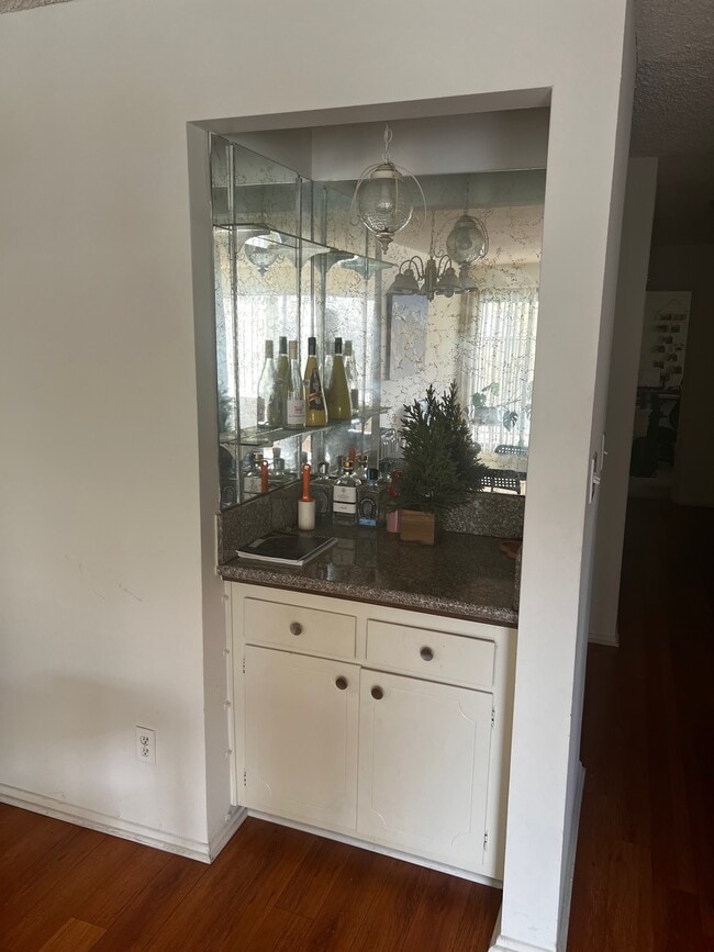 Building Photo - Over 1,000 SF at Kings Road Arms