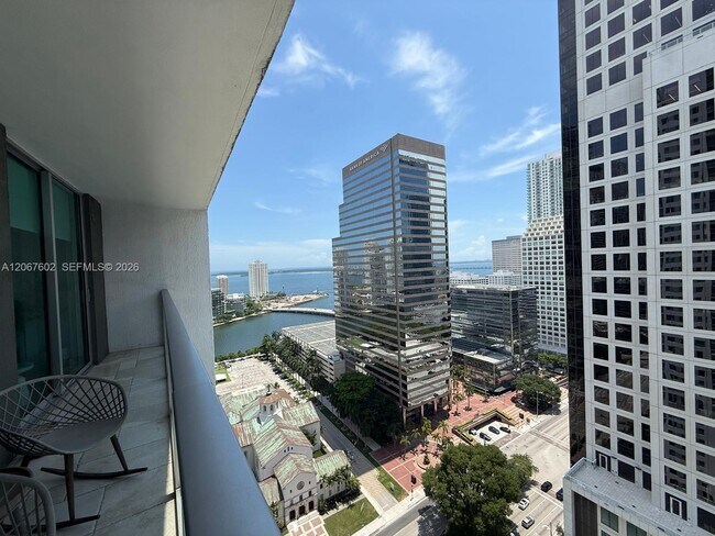 Building Photo - 500 Brickell Ave