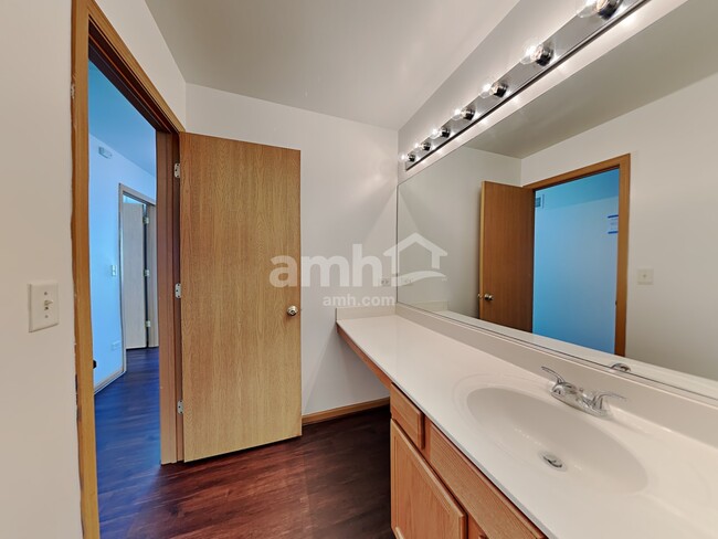 Building Photo - 20501 Kingsbrook Drive